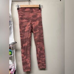 lululemon athletica size 4 red and brown Camouflage Leggings